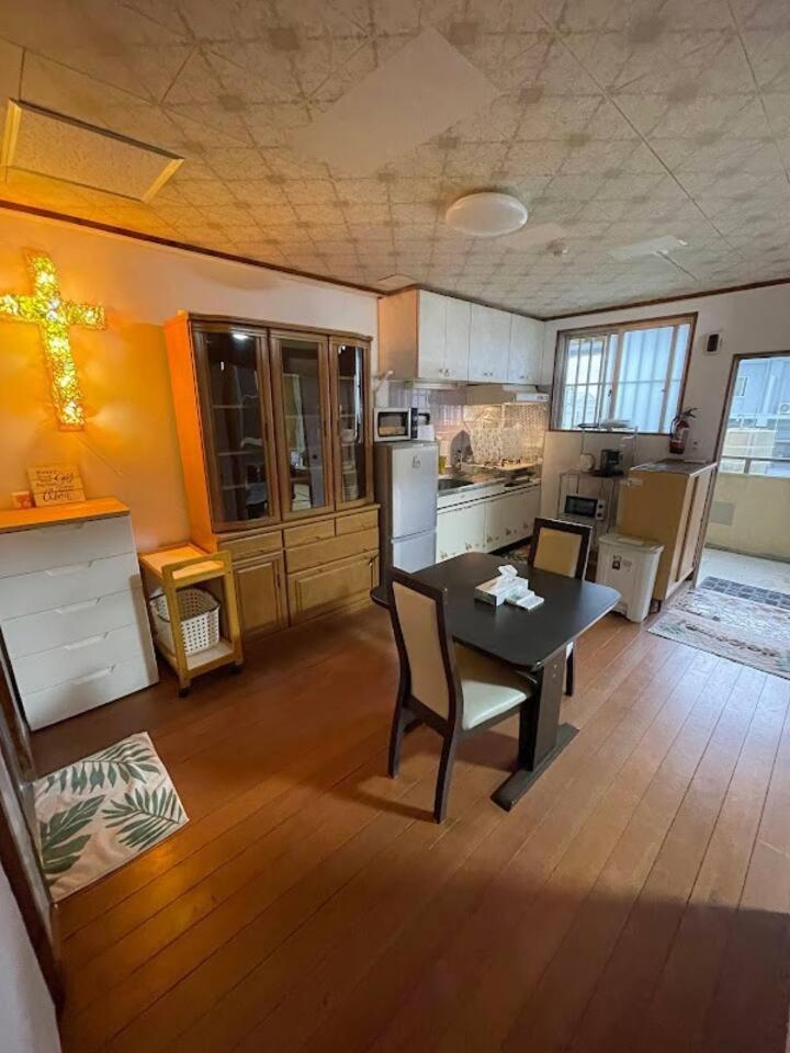 Miyagi Apartment Tomari Naha Exterior foto